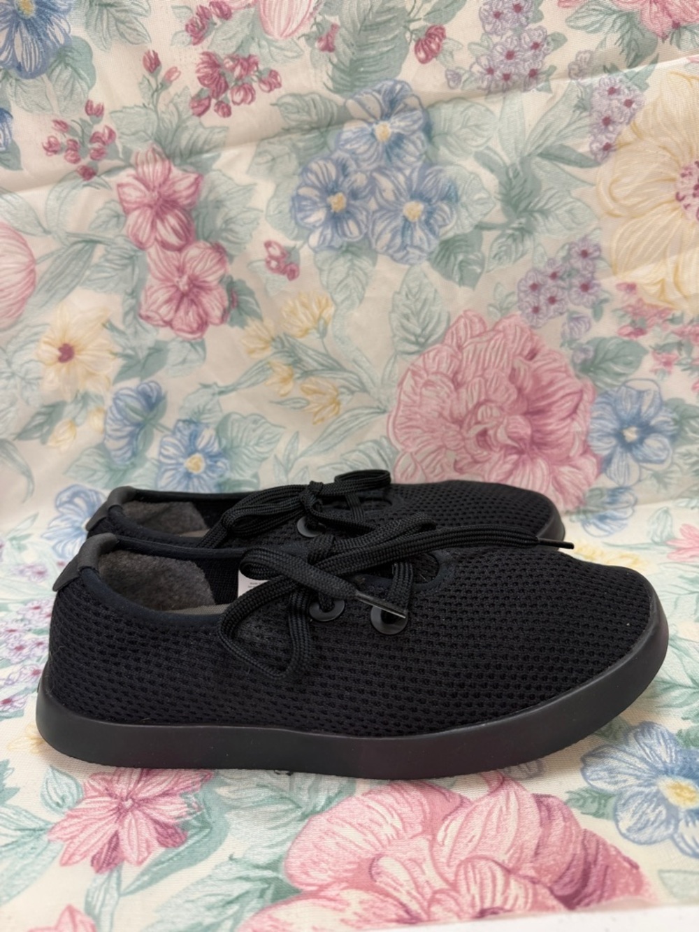 All birds black originals. Sz 7 allbirds tree skipper like new